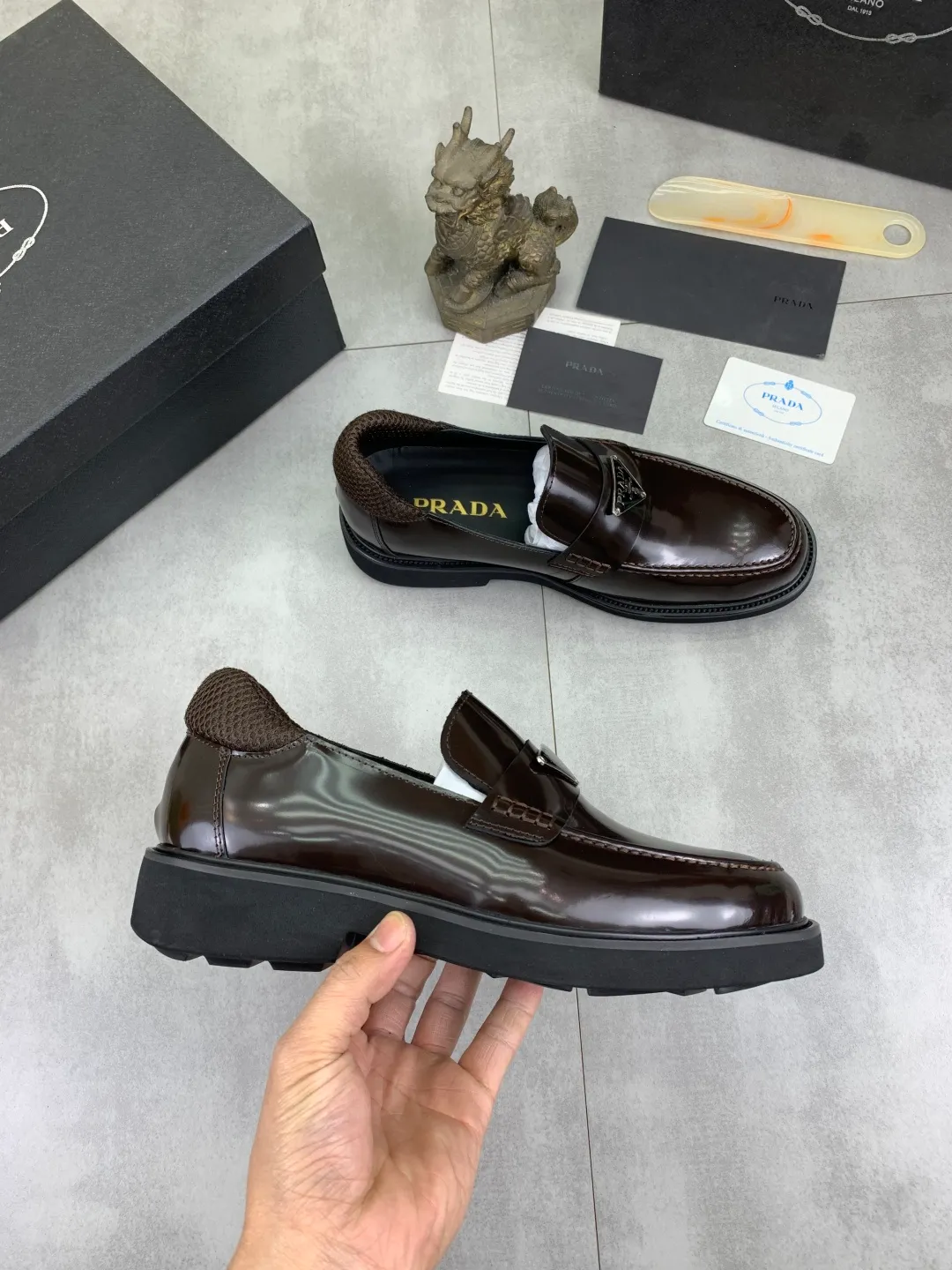 Men's shoes 💰P480 new style 💰 💎💎💎 water-dyed cow lining original order quality PRADA —🆘.Prada original purchase agent, high-end business leather shoes, fabric: imported from Italy cowhide material ➕ water-dyed cow lining/cowhide lining ➕ special original outsole, fine workmanship, real thing ^_^ Photographed 🎬size: 39-44